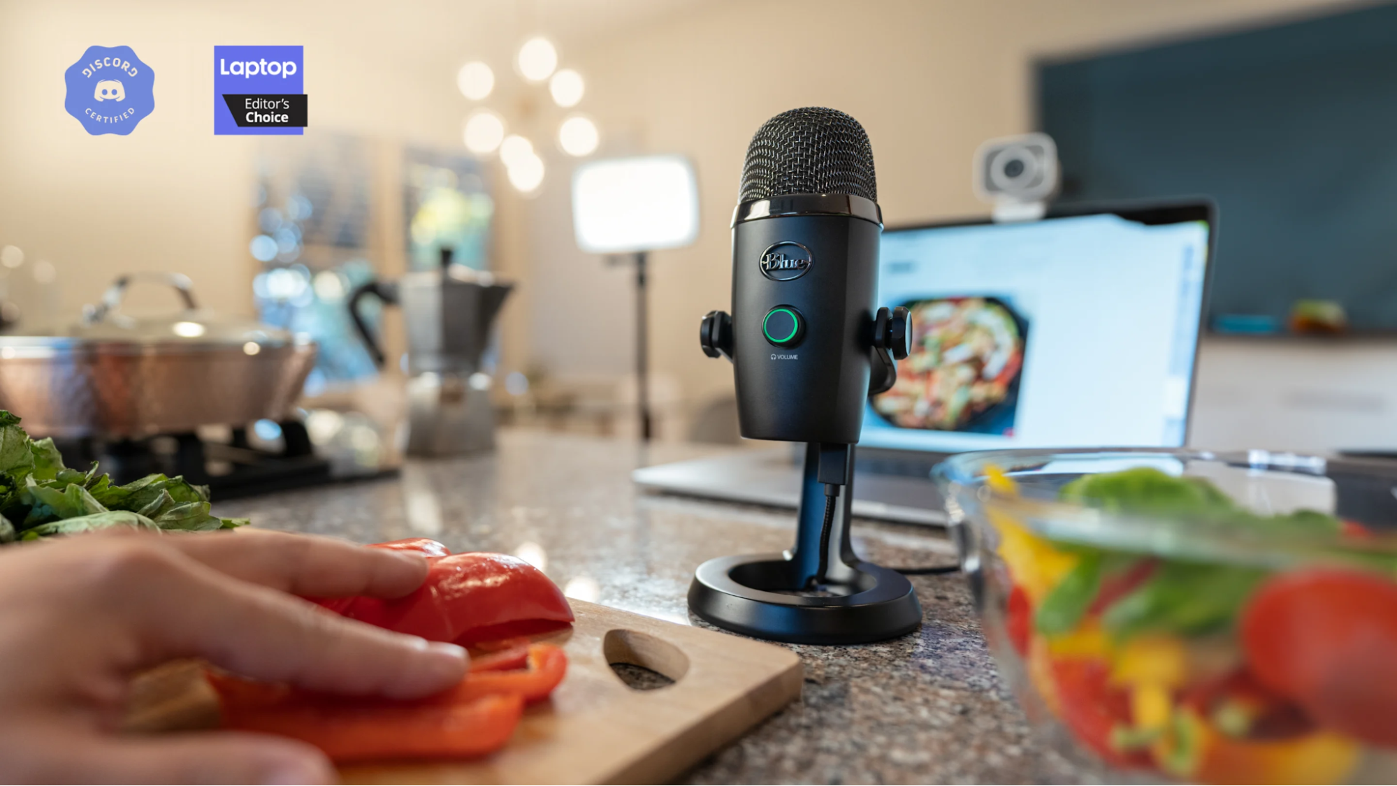 logitech yeti nano mic on desk